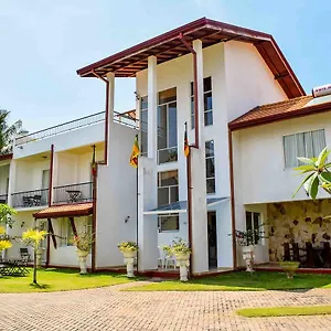 Rainbow Lagoon Hotel Negombo